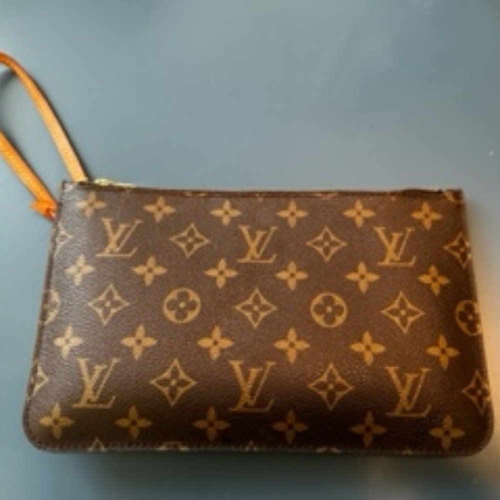 Authentic Louis Vuitton Neverfull Pouch